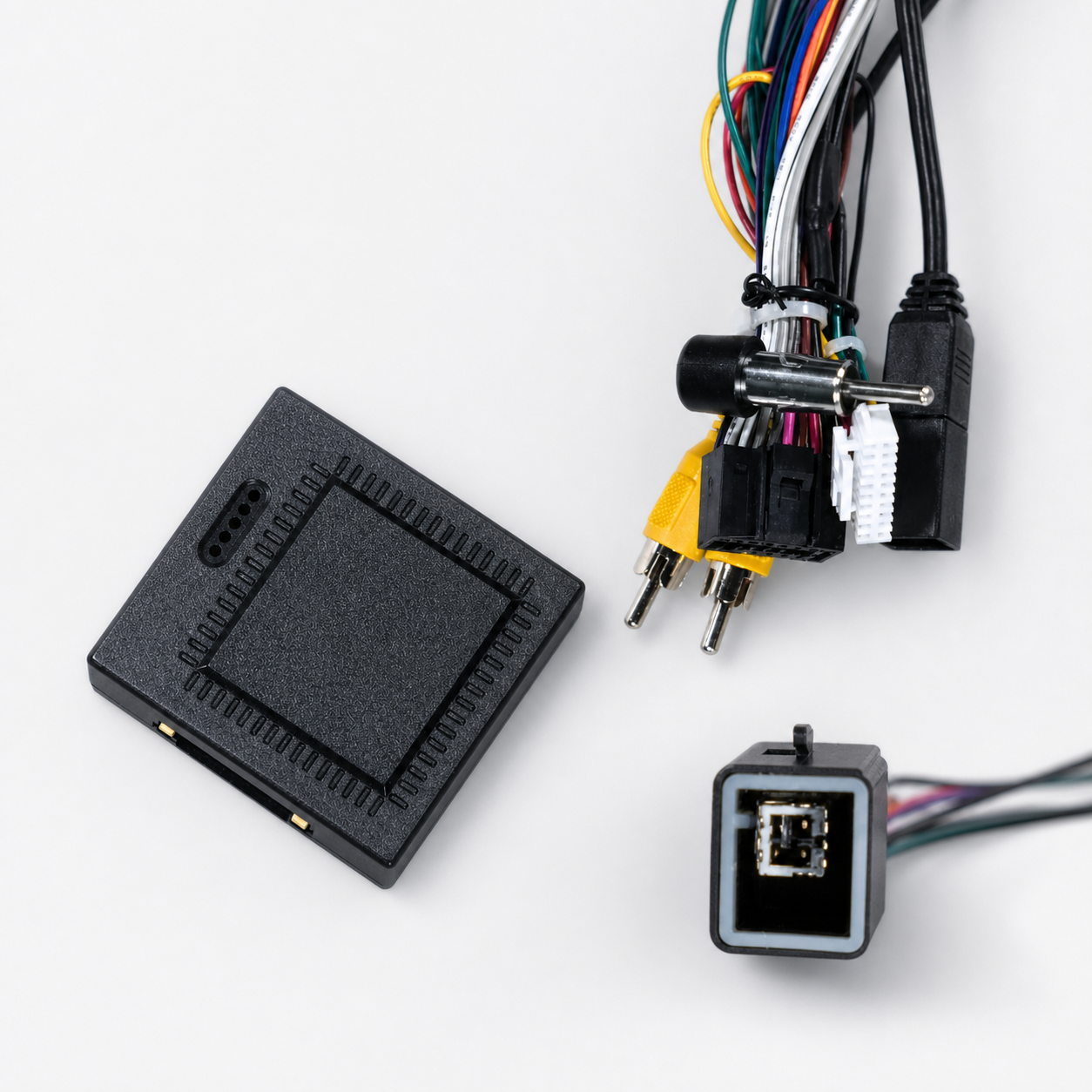 CANbus interface module and wiring harness connectors for steering wheel control integration